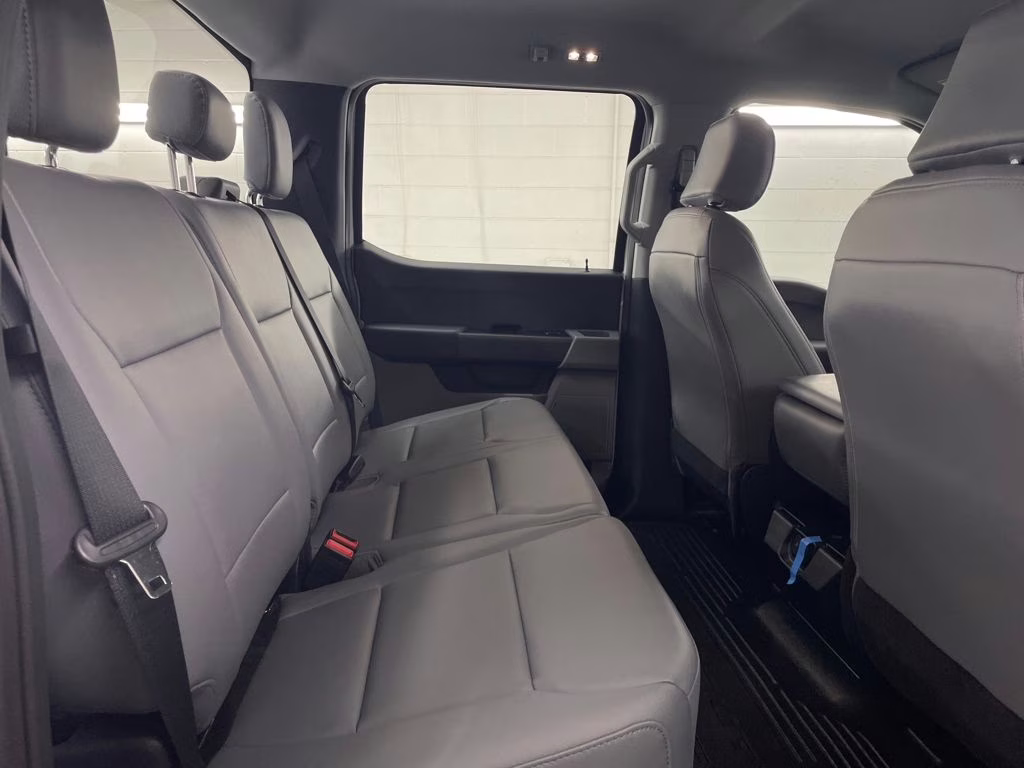 2026 OXFORD WHITE Ford Super Duty F-250 SRW XL RWD Truck