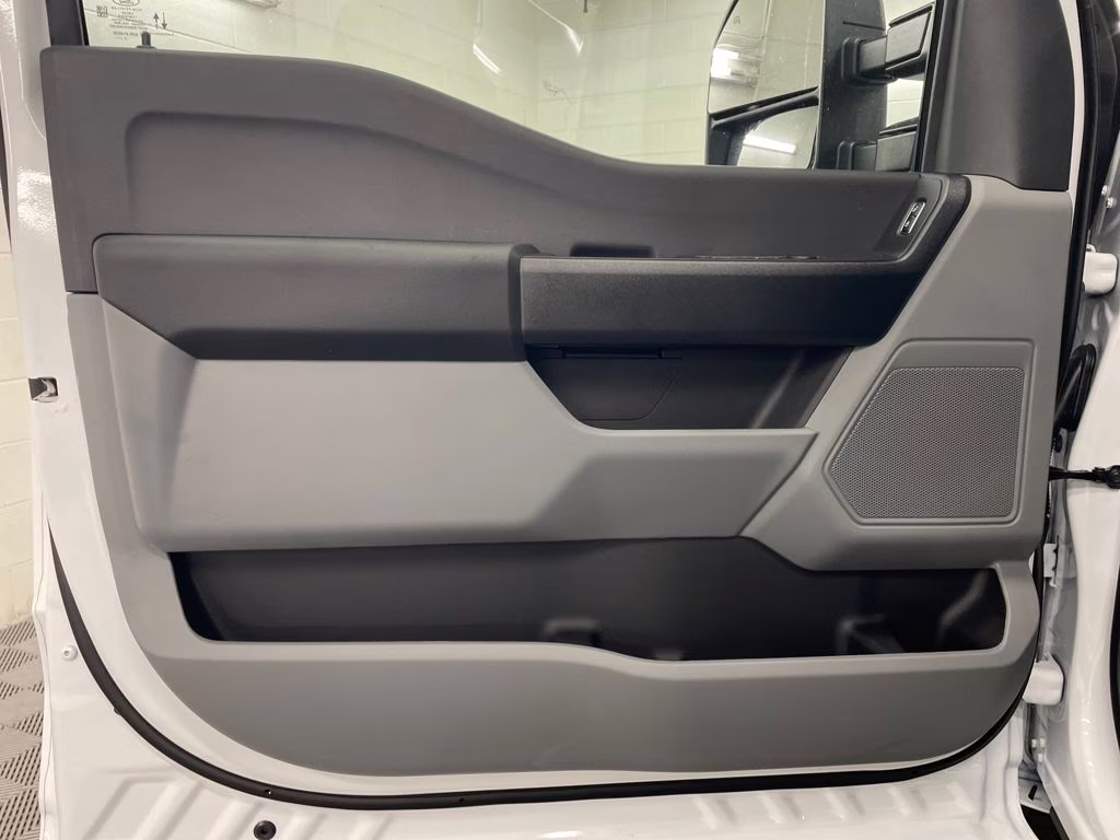 2026 OXFORD WHITE Ford Super Duty F-250 SRW XL RWD Truck