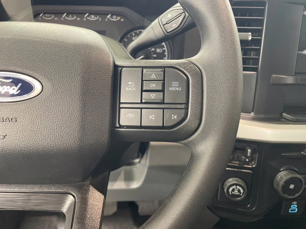 2026 OXFORD WHITE Ford Super Duty F-250 SRW XL RWD Truck