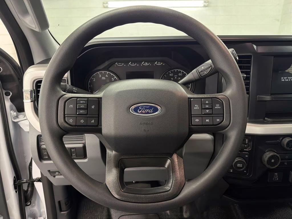 2026 Oxford White Ford Super Duty F-250 SRW XL 4X4 Truck