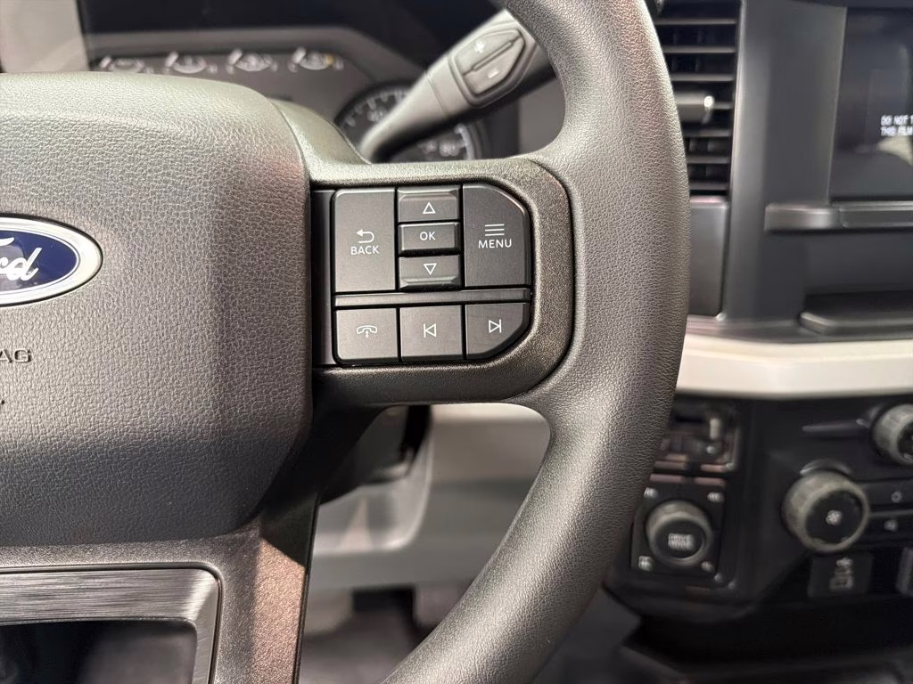 2026 Oxford White Ford Super Duty F-250 SRW XL 4X4 Truck