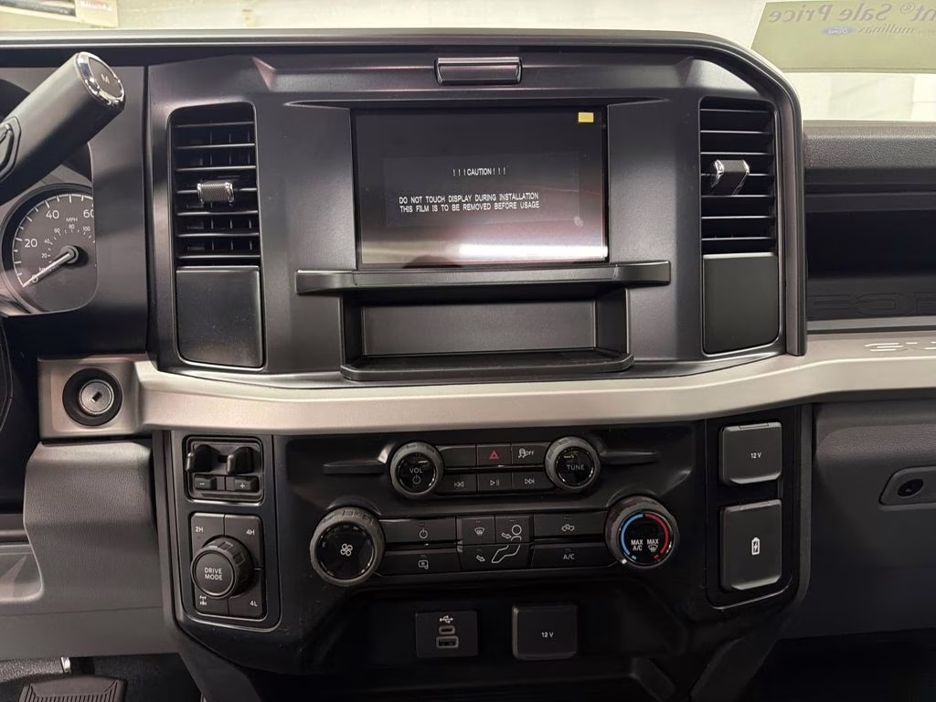 2026 Oxford White Ford Super Duty F-250 SRW XL 4X4 Truck