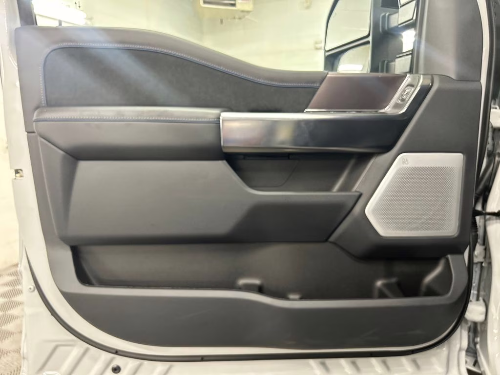 2026 AVALANCHE Ford Super Duty F-250 SRW Platinum 4X4 Truck