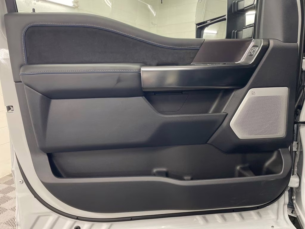 2026 AVALANCHE Ford Super Duty F-250 SRW Platinum 4X4 Truck