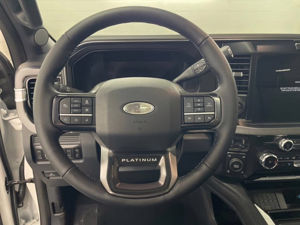 2026 STAR WHITE Ford Super Duty F-250 SRW Platinum 4X4 Truck