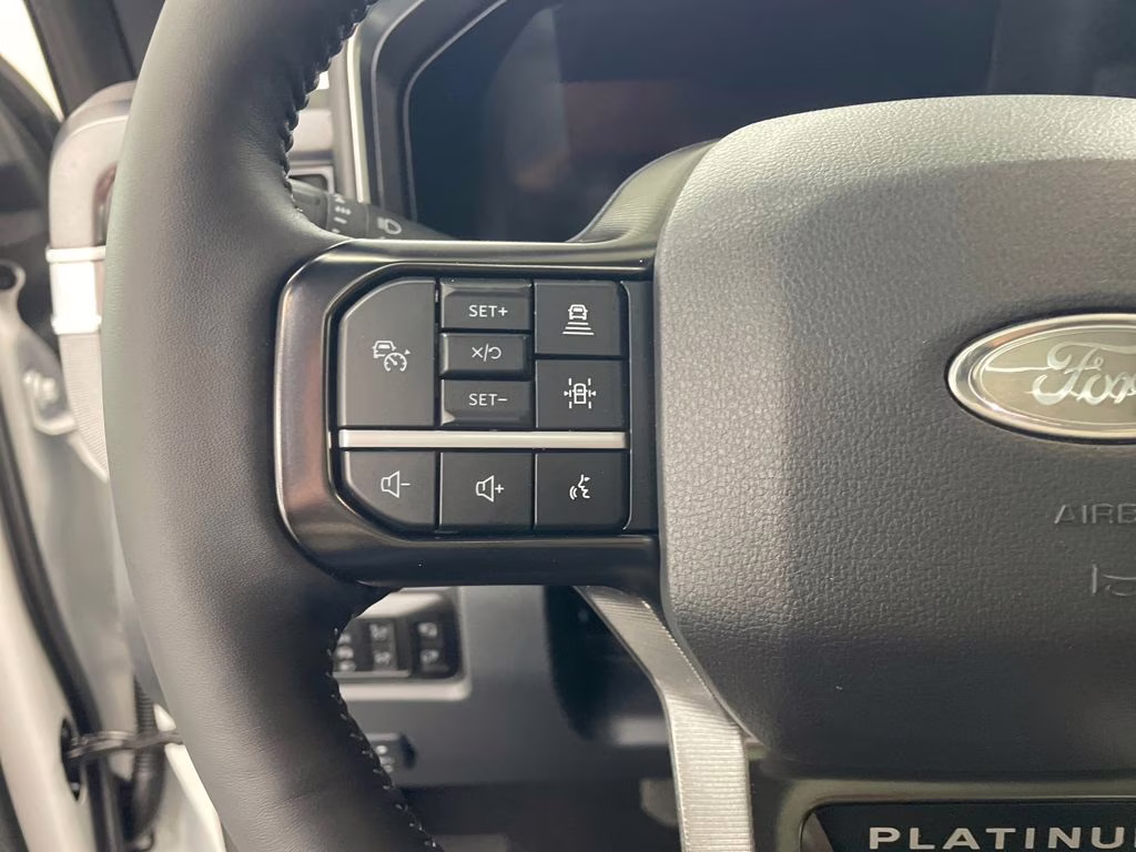 2026 STAR WHITE Ford Super Duty F-250 SRW Platinum 4X4 Truck