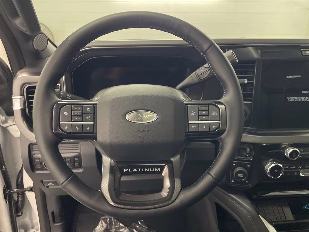 2026 STAR WHITE Ford Super Duty F-350 SRW Platinum 4X4 Truck