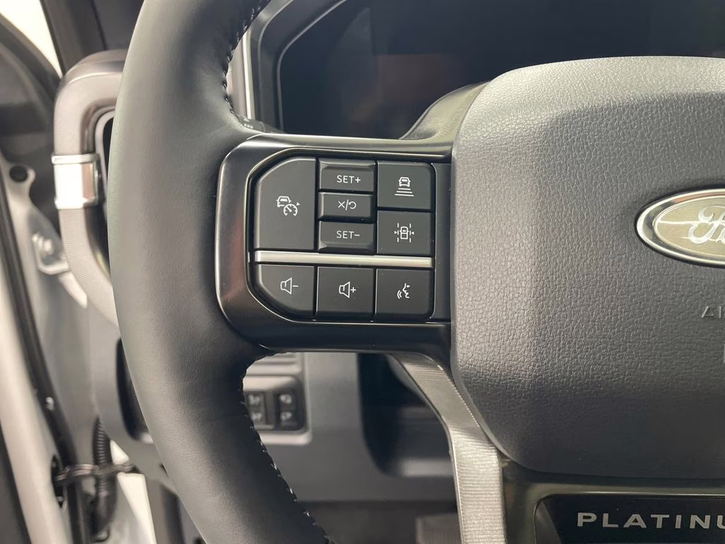 2026 STAR WHITE Ford Super Duty F-350 SRW Platinum 4X4 Truck