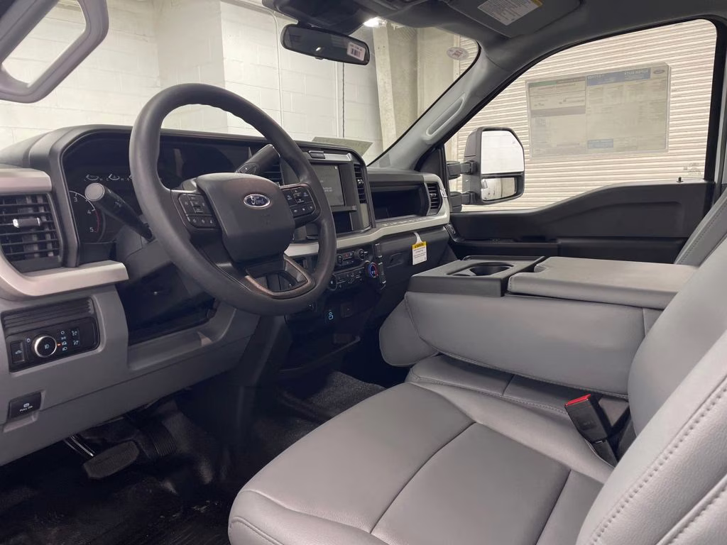 2026 OXFORD WHITE Ford Super Duty F-350 SRW XL 4X4 Truck