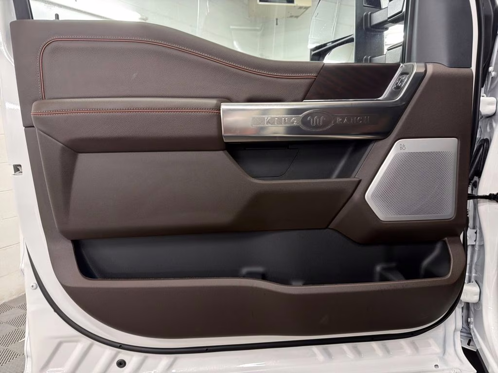 2026 STAR WHITE Ford Super Duty F-350 DRW King Ranch 4X4 Truck