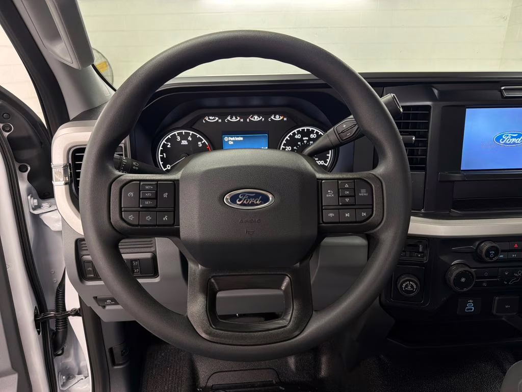 2026 OXFORD WHITE Ford Super Duty F-250 SRW XL RWD Truck