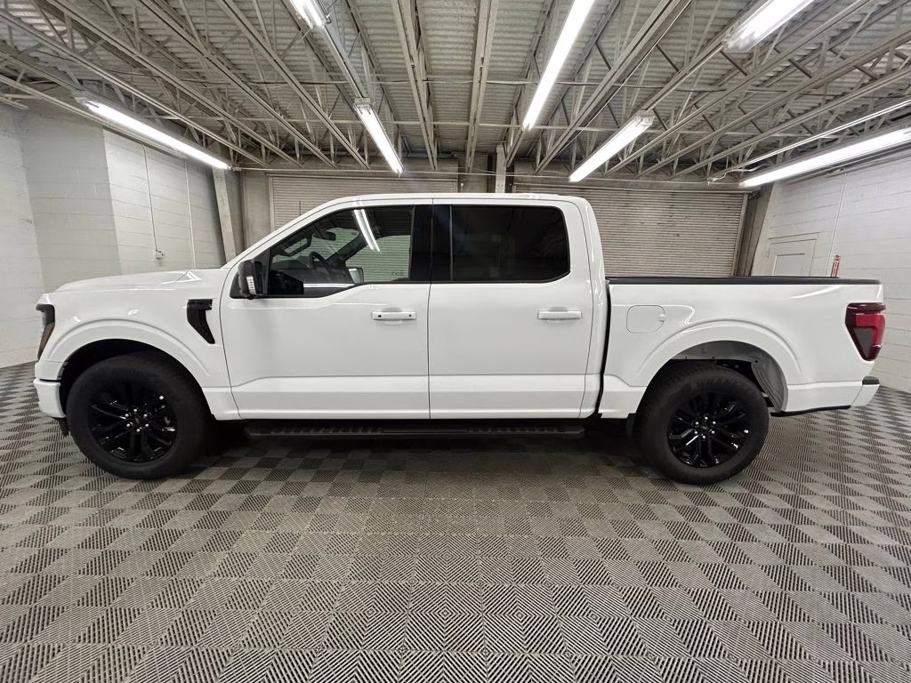 2025 OXFORD WHITE Ford F-150 XLT RWD Truck