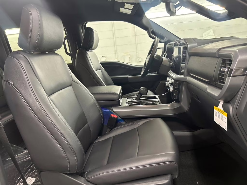 2025 OXFORD WHITE Ford F-150 XLT RWD Truck