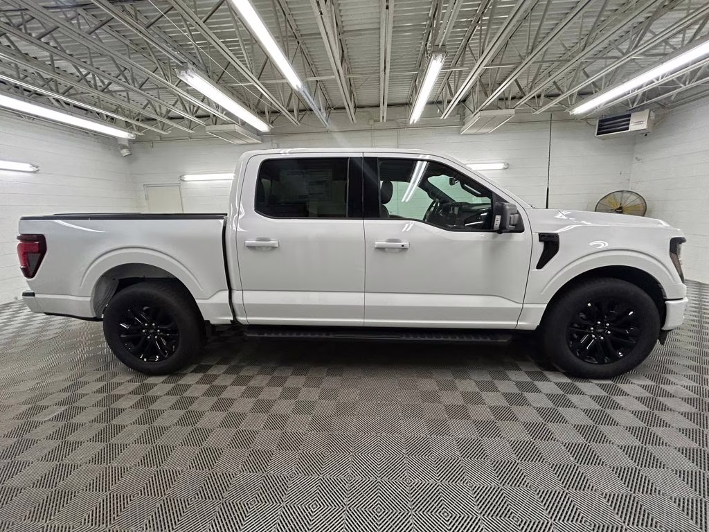 2025 OXFORD WHITE Ford F-150 XLT RWD Truck