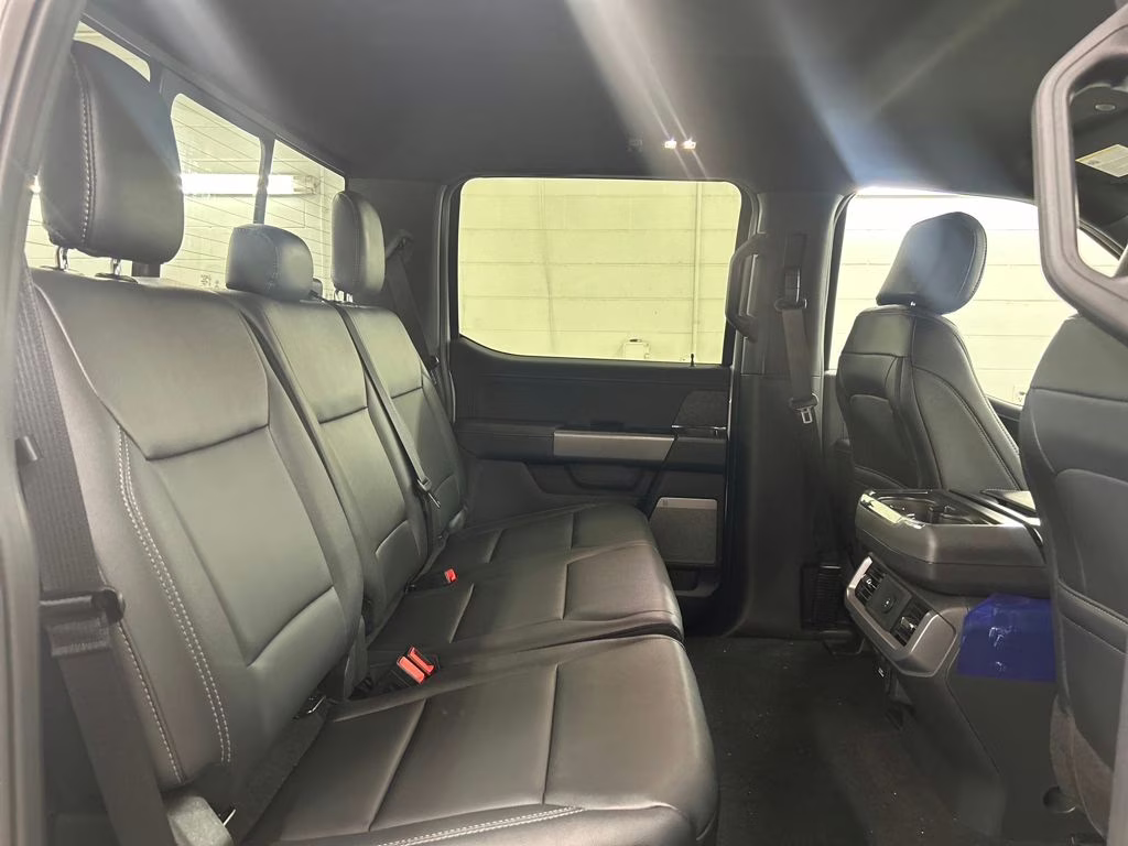 2025 OXFORD WHITE Ford F-150 XLT RWD Truck