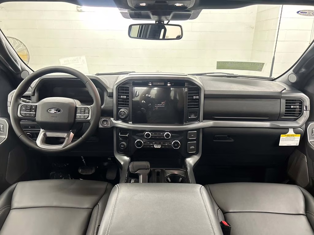 2025 OXFORD WHITE Ford F-150 XLT RWD Truck