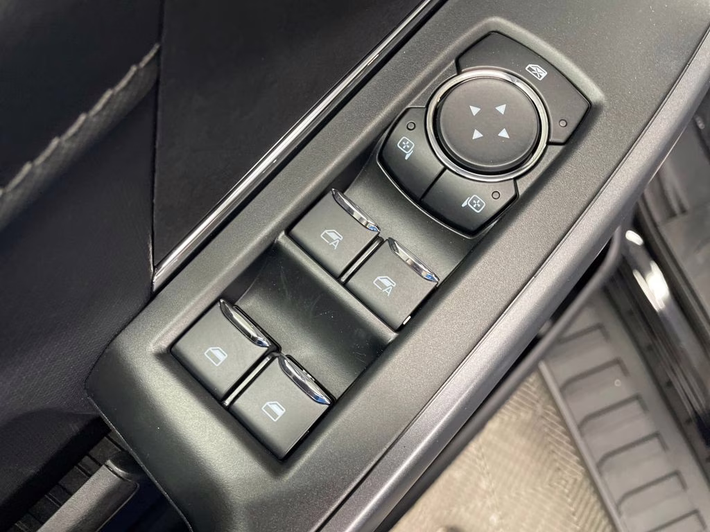 2025 AGATE BLACK Ford F-150 XLT RWD Truck