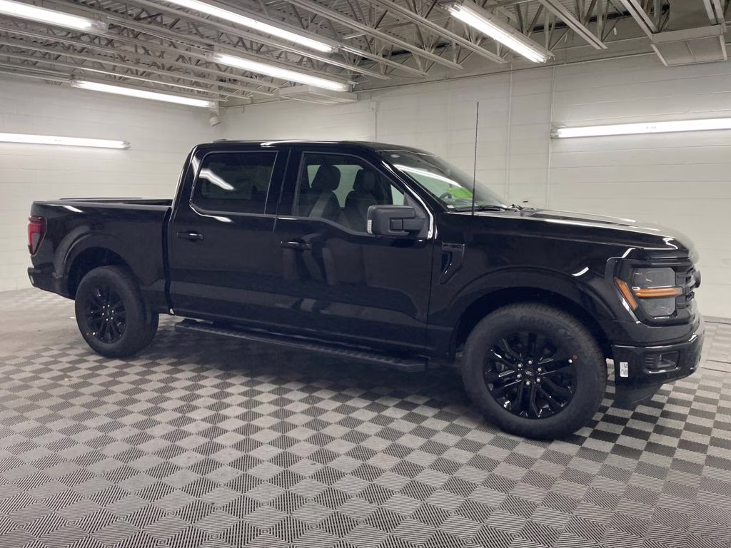 2025 AGATE BLACK Ford F-150 XLT RWD Truck