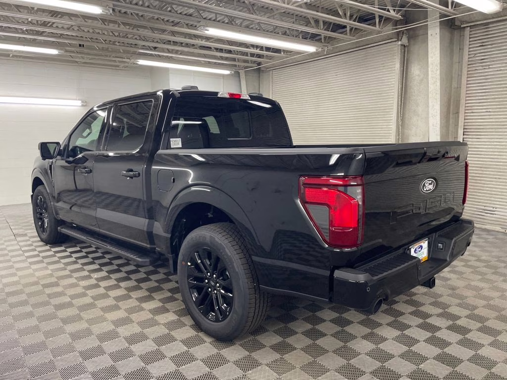 2025 AGATE BLACK Ford F-150 XLT RWD Truck