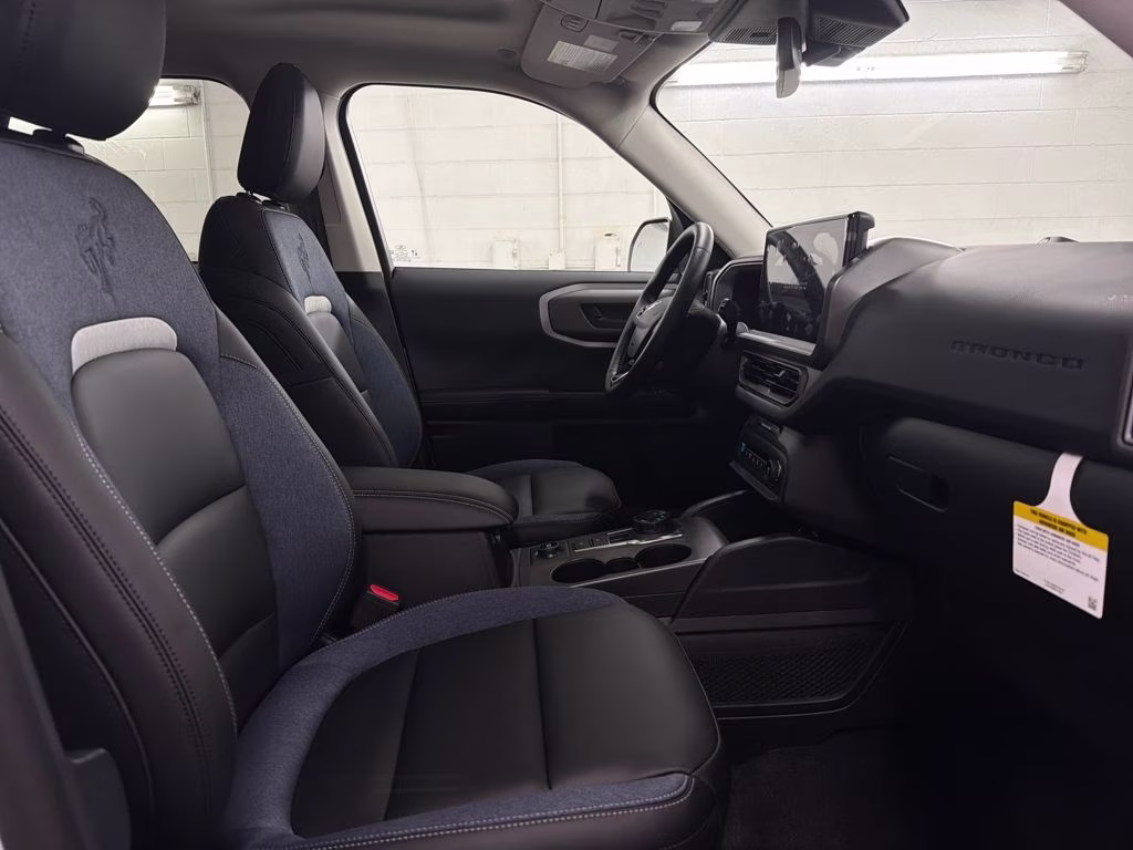 2025 OXFORD WHITE Ford Bronco Sport Outer Banks 4X4 SUV