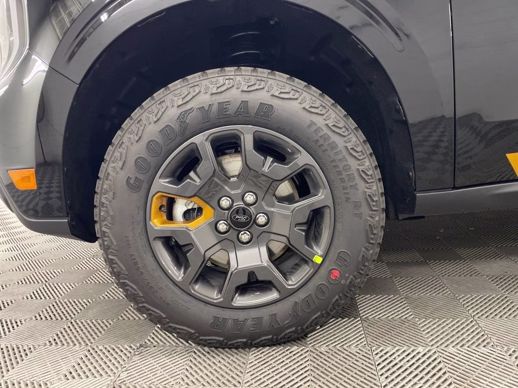 2025 SHADOW BLACK Ford Maverick Tremor AWD Truck