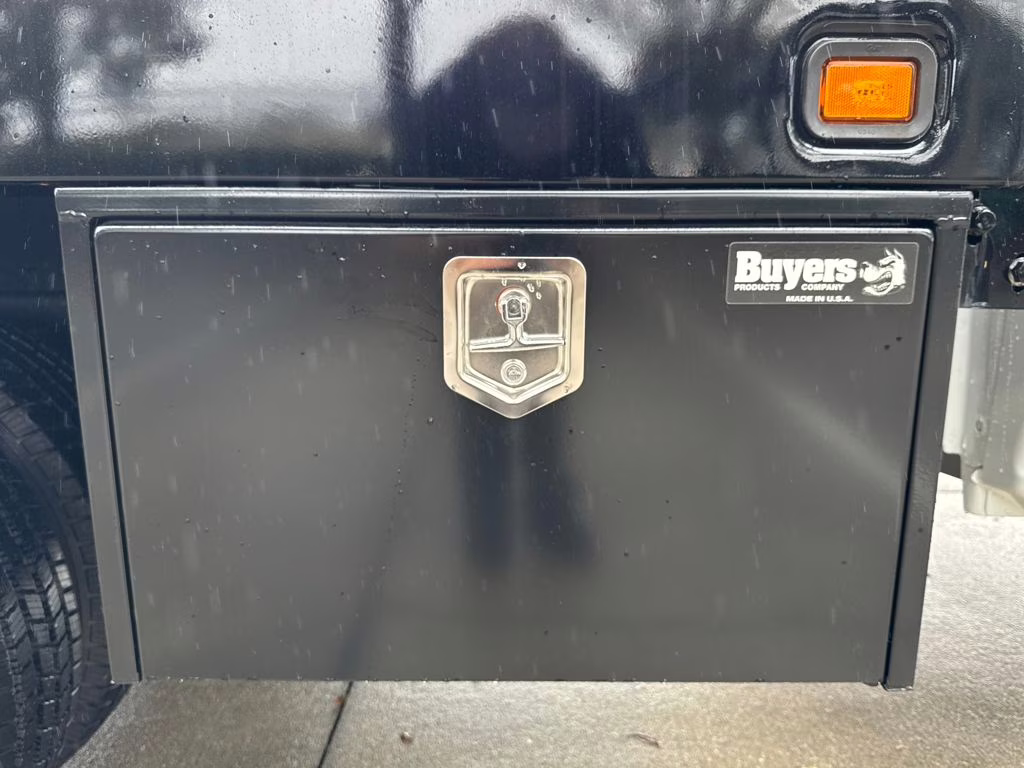 2025 Oxford White Ford Super Duty F-350 DRW XL RWD Chassis