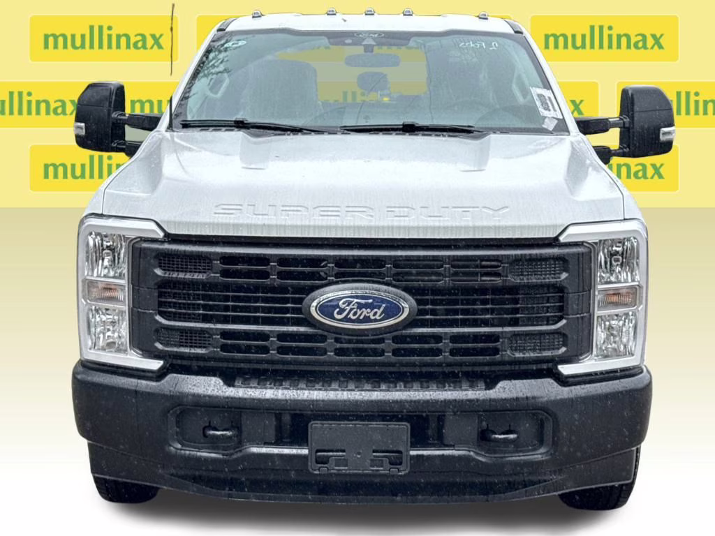 2025 Oxford White Ford Super Duty F-350 DRW XL RWD Chassis