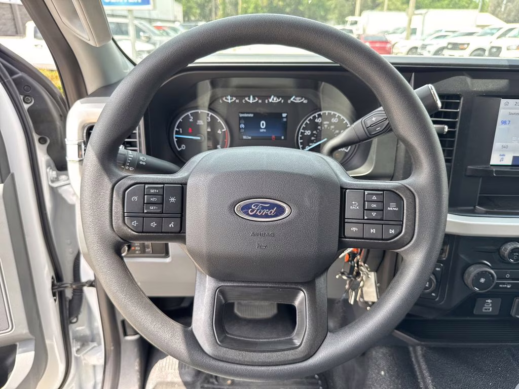 2025 Oxford White Ford Super Duty F-350 DRW XL 4X4 Chassis