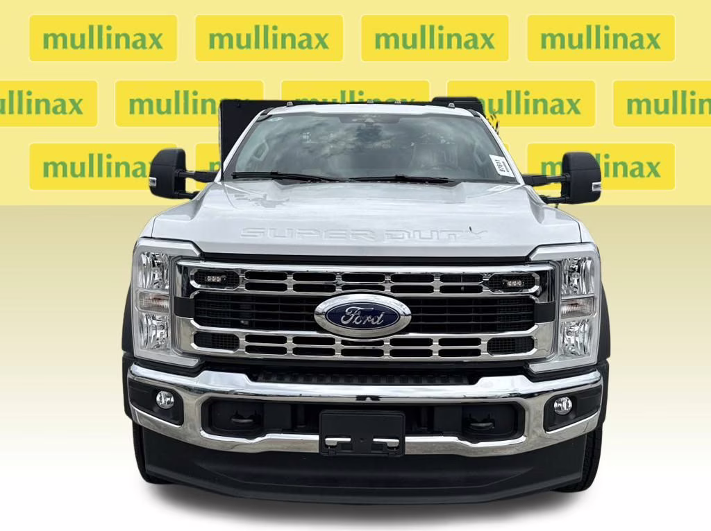 2025 Oxford White Ford Super Duty F-550 DRW XL 4X4 Chassis