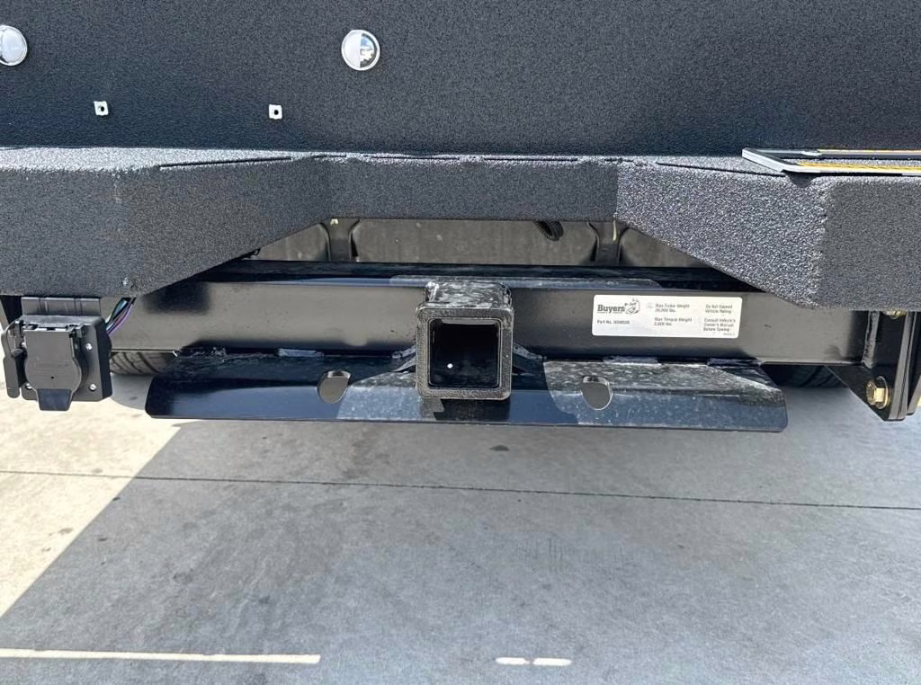 2025 Oxford White Ford Super Duty F-350 SRW XL 4X4 Chassis