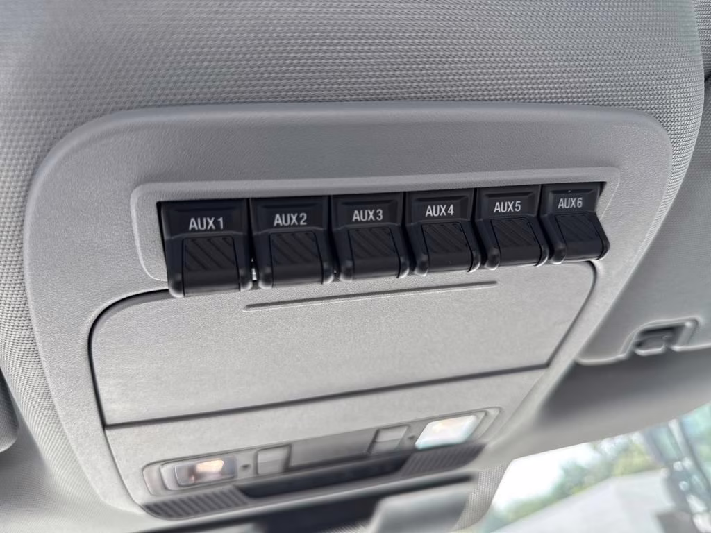 2025 Oxford White Ford Super Duty F-350 SRW XL 4X4 Chassis