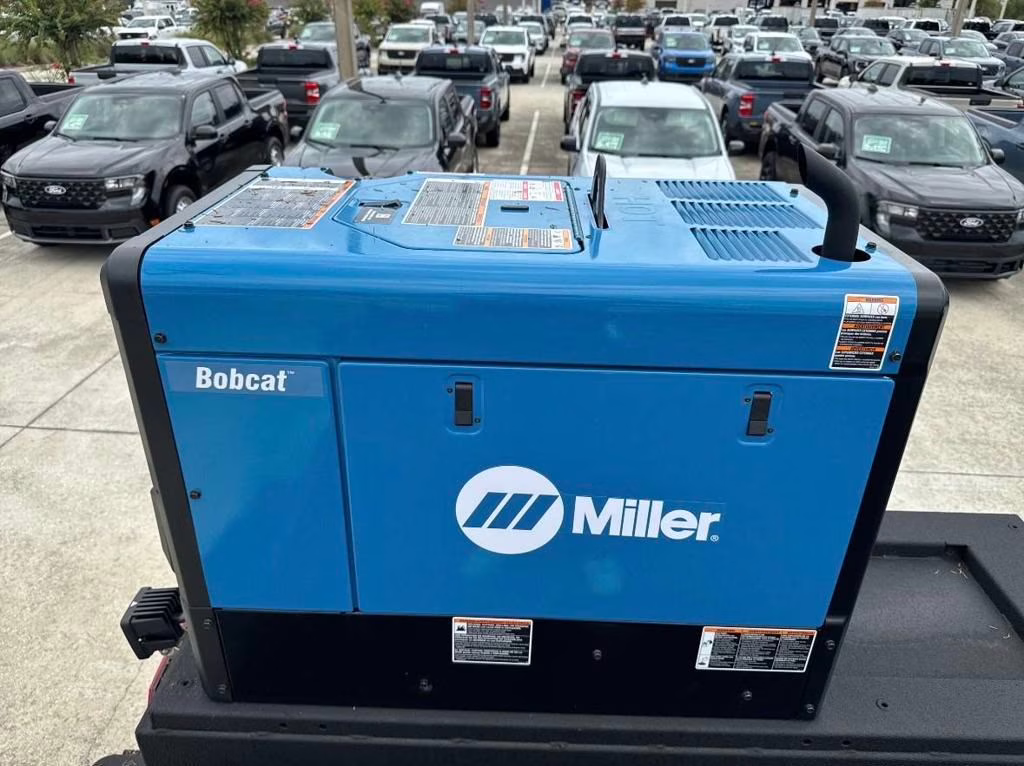 2025 Oxford White Ford Super Duty F-550 DRW XL 4X4 Chassis