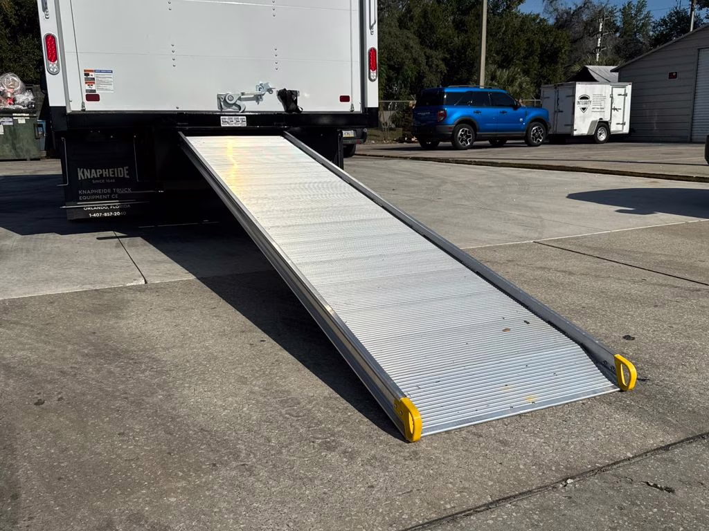 2026 Oxford White Ford E-350SD Base RWD Truck