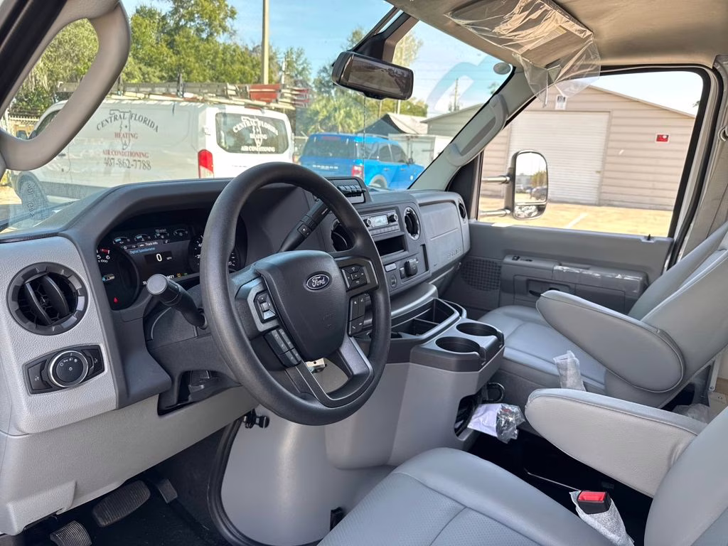 2026 Oxford White Ford E-350SD Base RWD Truck