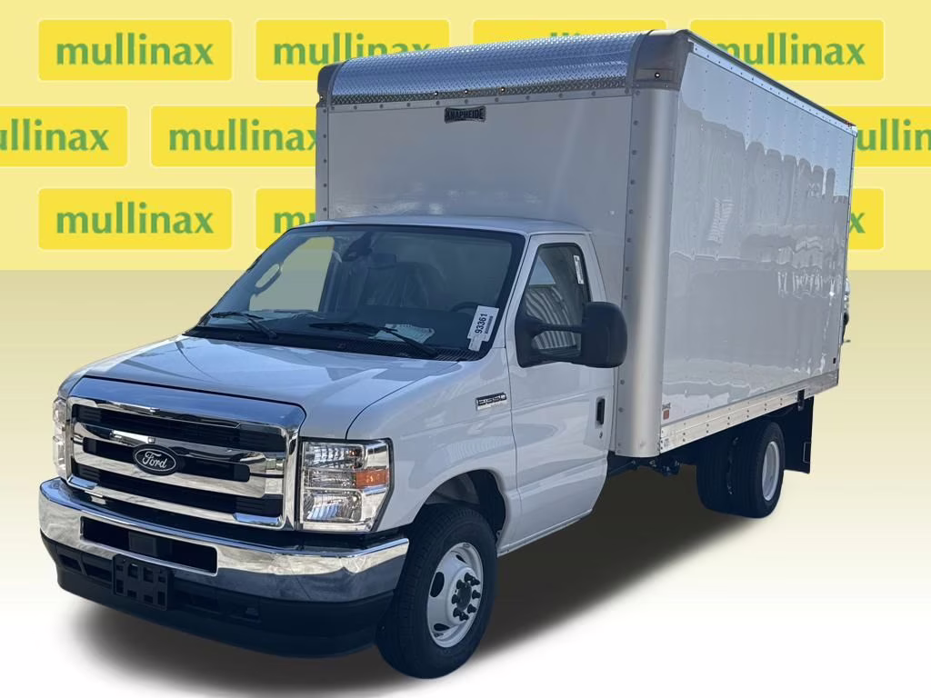 2026 Oxford White Ford E-350SD Base RWD Truck