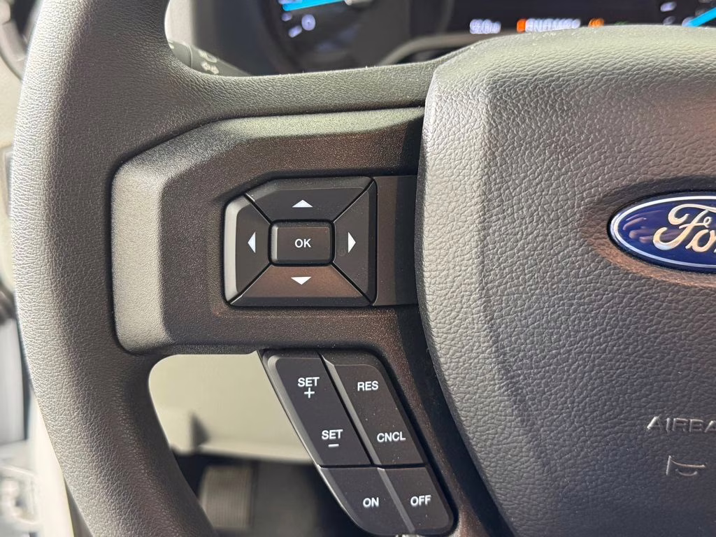 2026 Oxford White Ford E-350SD Base RWD Truck