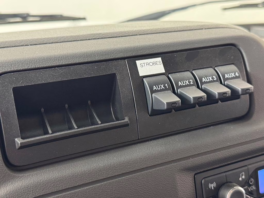 2026 Oxford White Ford E-350SD Base RWD Truck