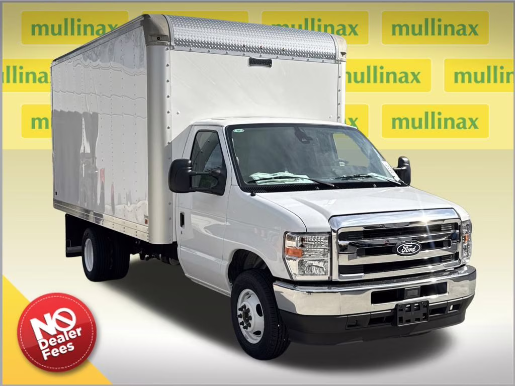 2026 Oxford White Ford E-350SD Base RWD Truck