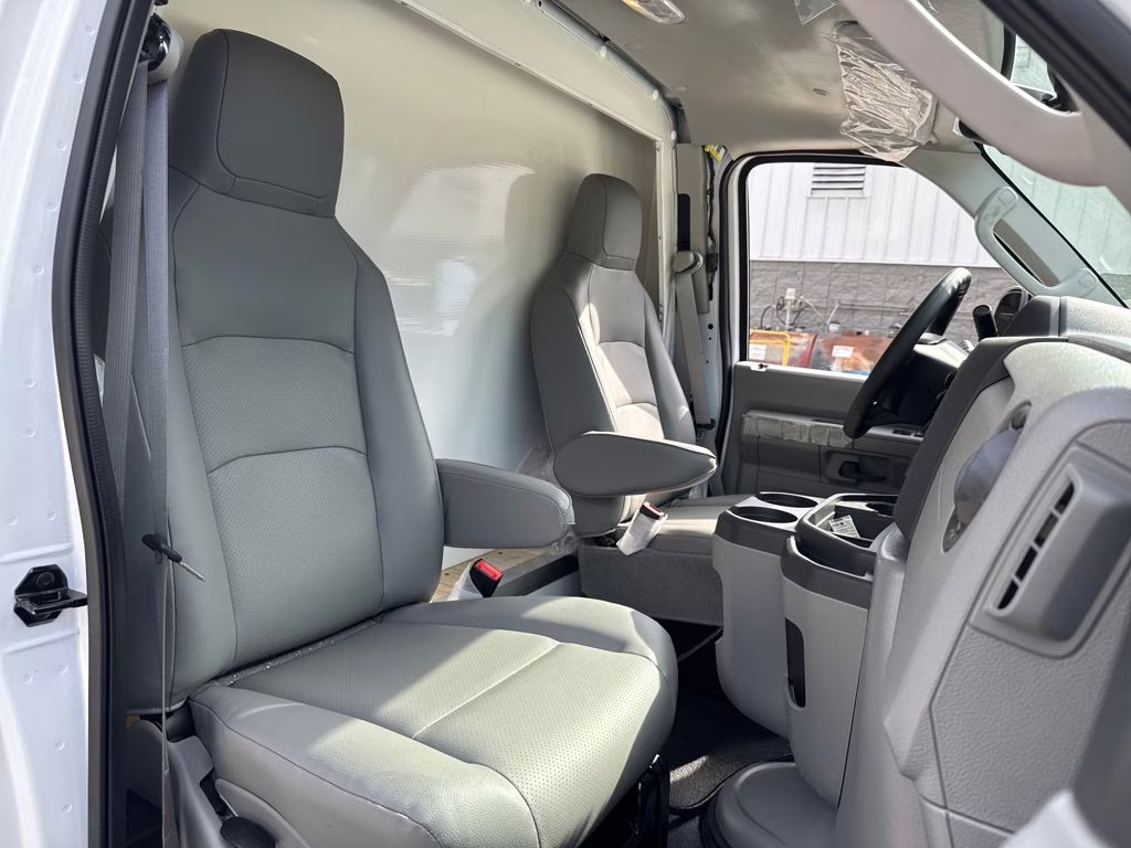 2026 Oxford White Ford E-350SD Base RWD Truck