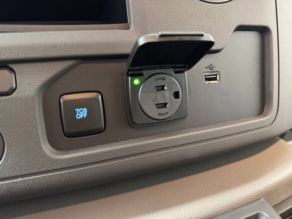 2026 Oxford White Ford E-350SD Base RWD Truck