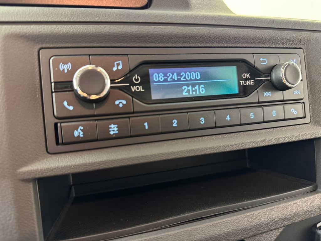 2026 Oxford White Ford E-350SD Base RWD Truck