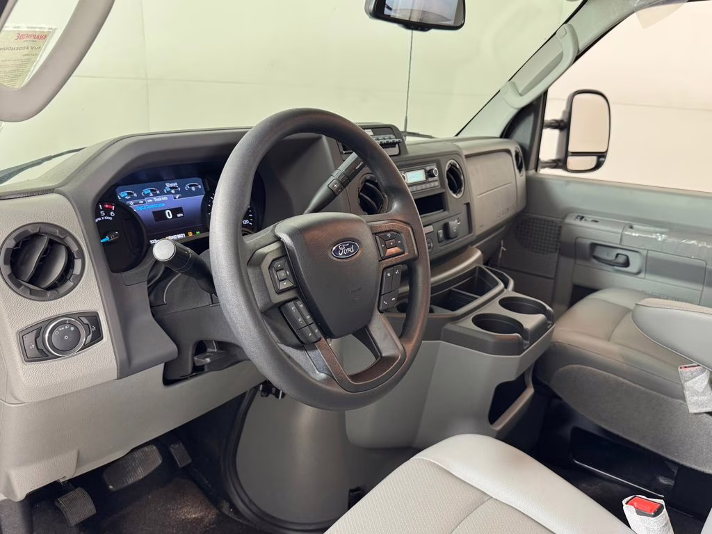 2026 Oxford White Ford E-350SD Base RWD Truck