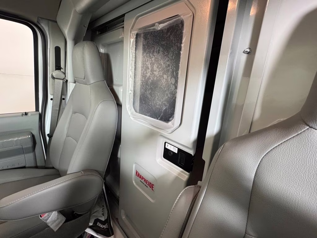 2026 Oxford White Ford E-350SD Base RWD Truck