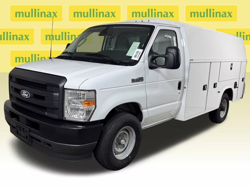 2026 Oxford White Ford E-350SD Base RWD Truck