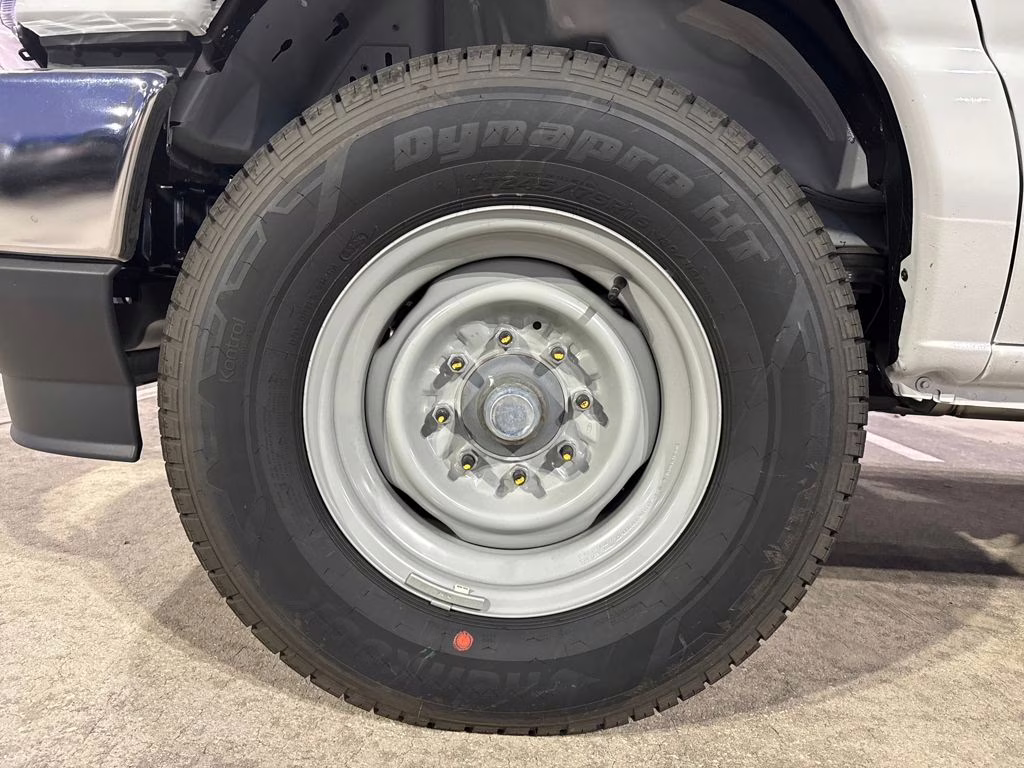 2026 Oxford White Ford E-350SD Base RWD Truck