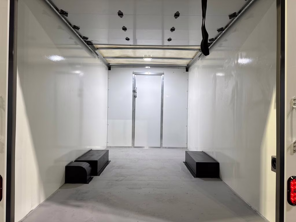 2026 Oxford White Ford E-350SD Base RWD Truck