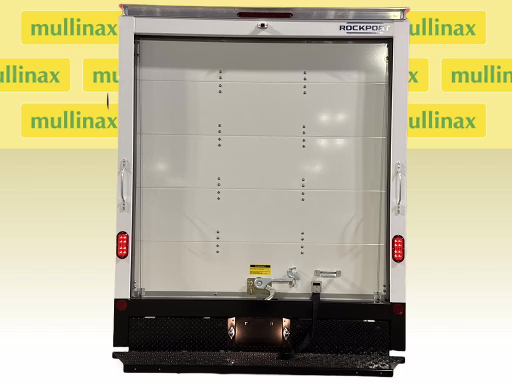 2026 Oxford White Ford E-350SD Base RWD Truck