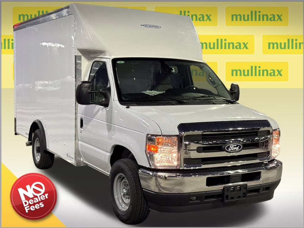 2026 Oxford White Ford E-350SD Base RWD Truck