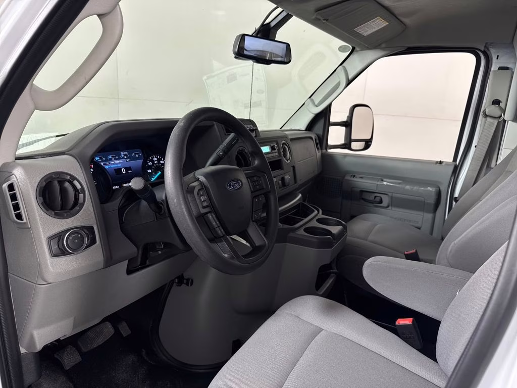 2026 Oxford White Ford E-350SD Base RWD Truck