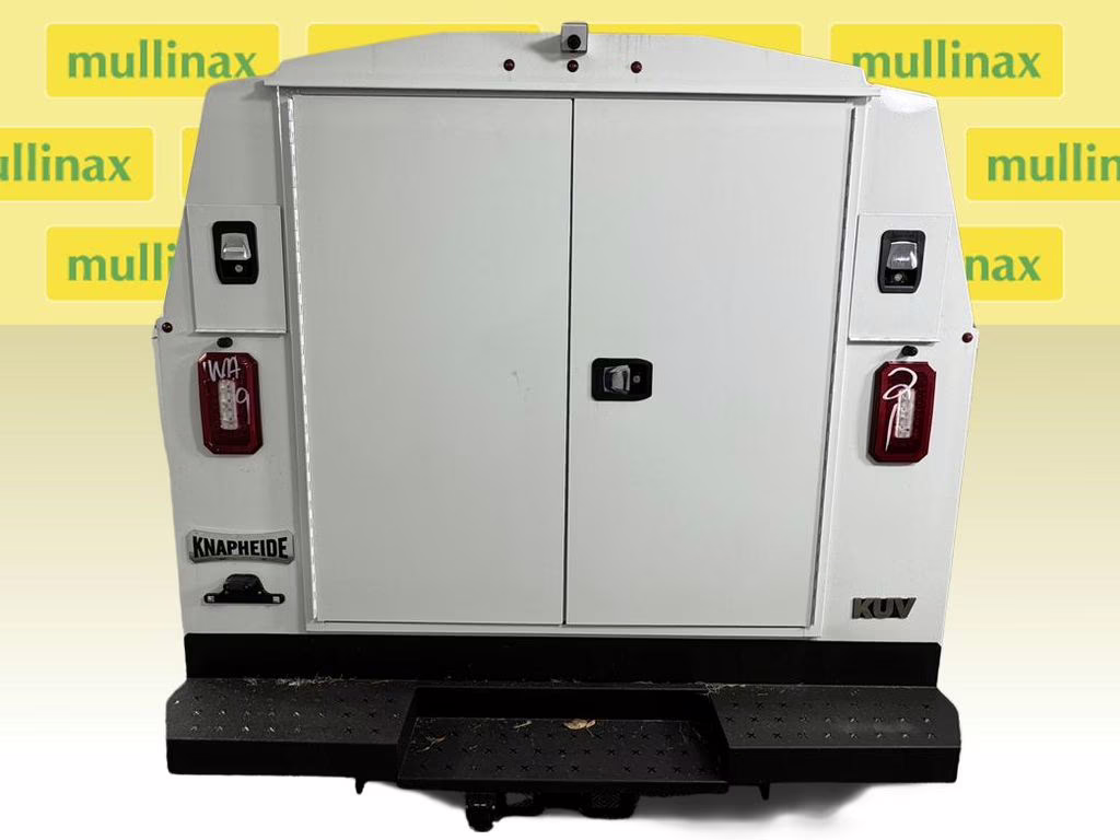 2026 Oxford White Ford E-350SD Base RWD Truck